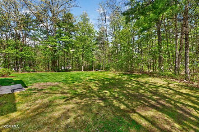 11 Quincy Lane, Queensbury, NY 12804
