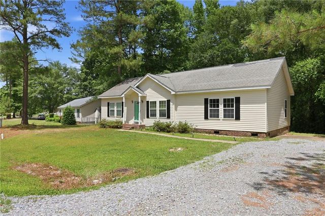 175 Country Walk Lane, Sanford, NC 27332