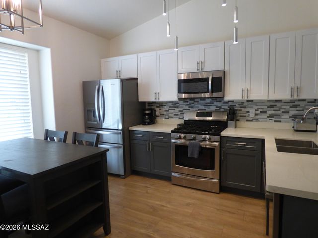 7192 W Rivulet Drive, Tucson, AZ 85743