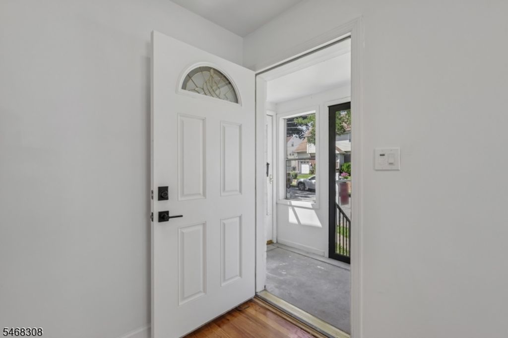 75 Emerson St, Clifton City, NJ 07013 — photo 3