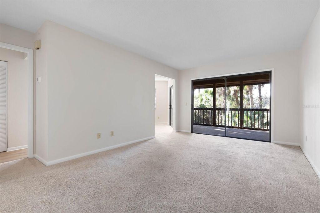 Image 6 of property listing at 6 GREENBRIAR COURT 6, Palm Coast, FL 32137