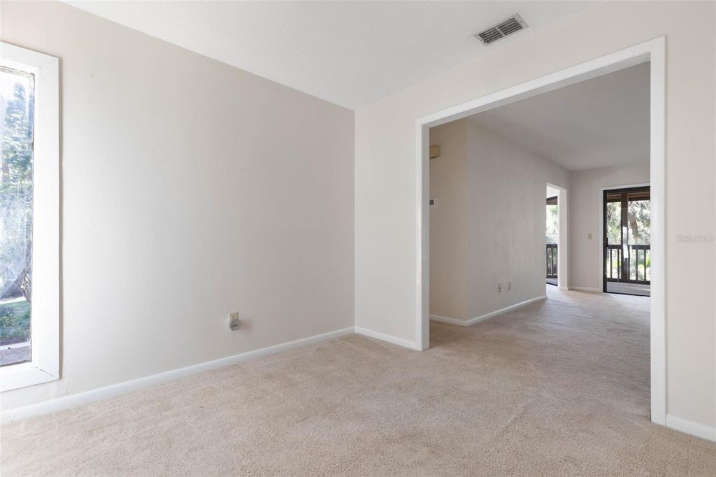 Image 10 of property listing at 6 GREENBRIAR COURT 6, Palm Coast, FL 32137