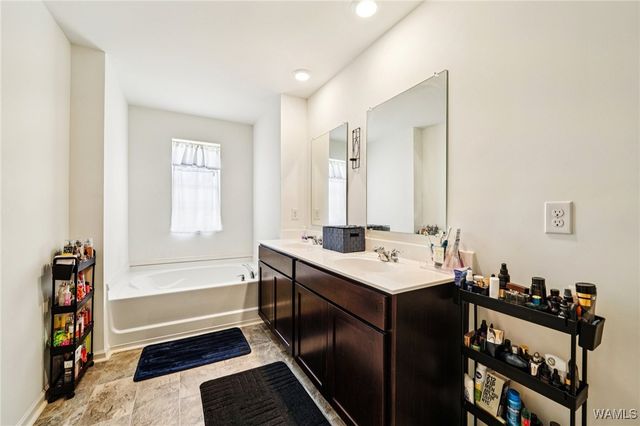 2712 Trestle Park, Northport, AL 35473