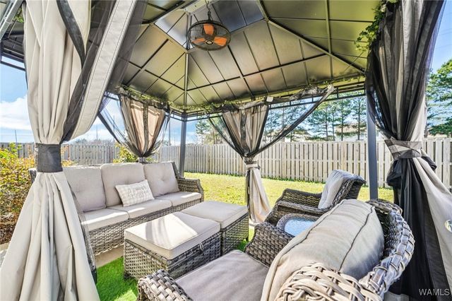 2712 Trestle Park, Northport, AL 35473