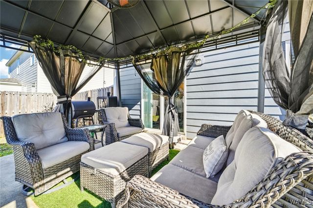 2712 Trestle Park, Northport, AL 35473