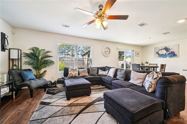 2712 Trestle Park, Northport, AL 35473