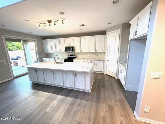 2116 E Chanute Pass, Phoenix, AZ 85040