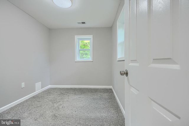 7825 SURRATTS RD, Clinton, MD 20735