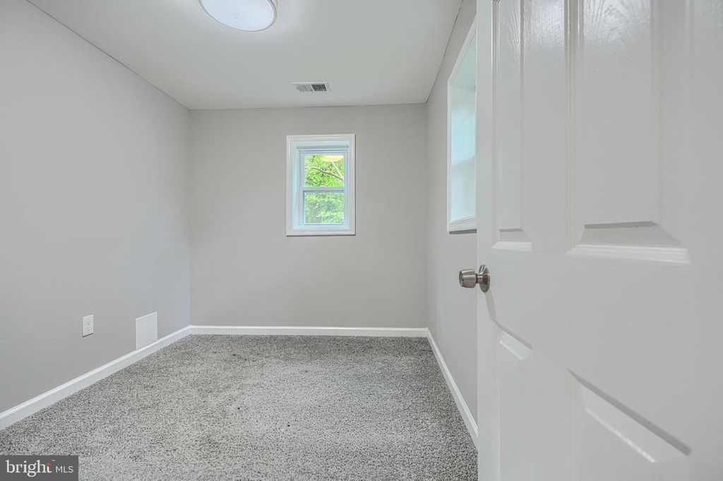 Image 16 of property listing at 7825 SURRATTS RD, Clinton, MD 20735