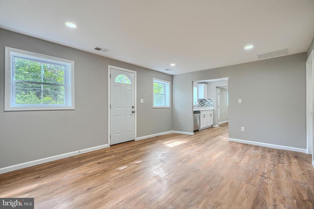Image 2 of property listing at 7825 SURRATTS RD, Clinton, MD 20735