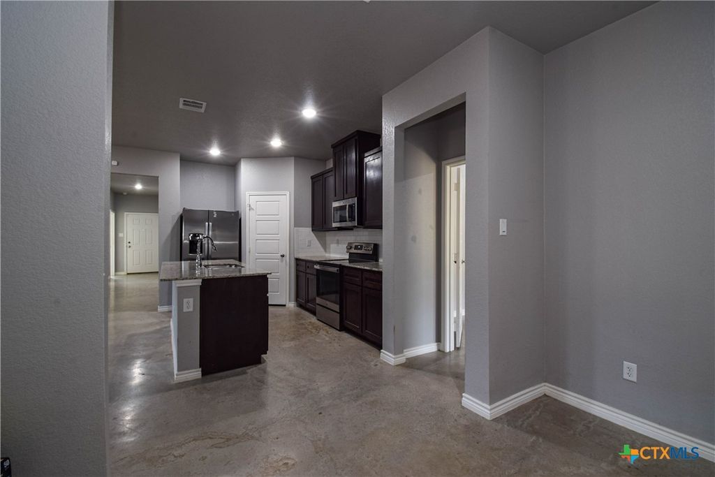 Image 20 of property listing at 1641 Dryden Avenue, Copperas Cove, TX 76522