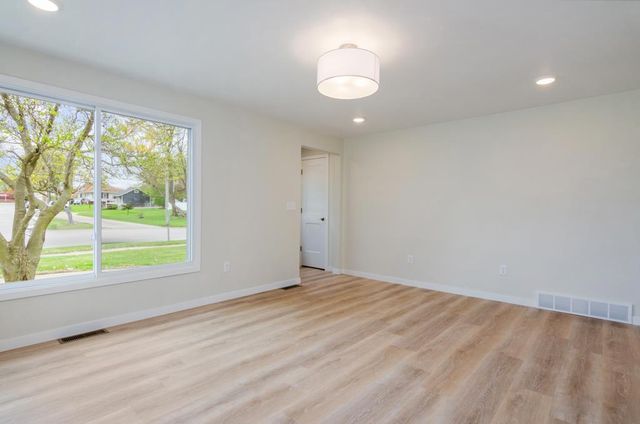 2009 PREBLE AVENUE, Green Bay, WI 54302