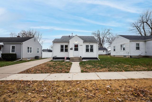 1806 Hawthorne Avenue, Waterloo, IA 50702