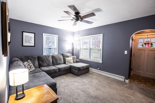 1806 Hawthorne Avenue, Waterloo, IA 50702