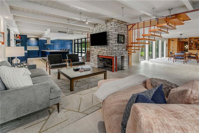 748 South Rosemary Drive, Bryan, TX 77802