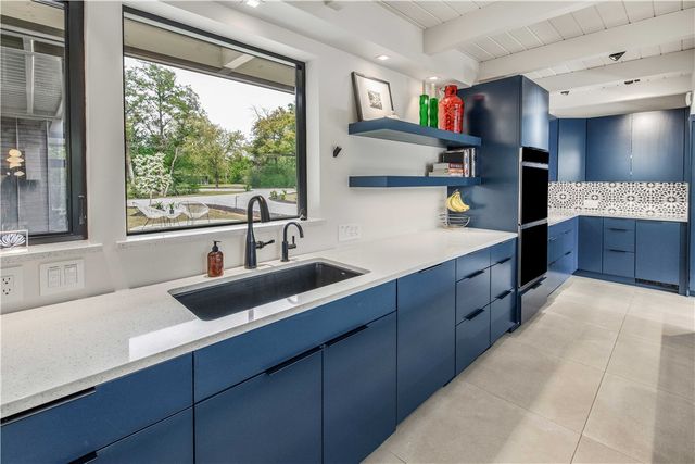 748 South Rosemary Drive, Bryan, TX 77802