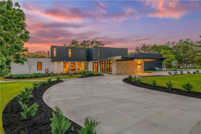 748 South Rosemary Drive, Bryan, TX 77802