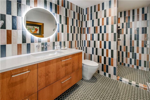 748 South Rosemary Drive, Bryan, TX 77802