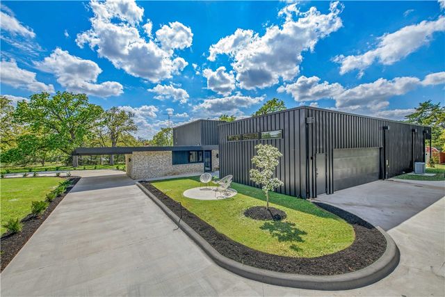 748 South Rosemary Drive, Bryan, TX 77802