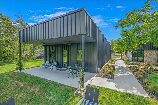 748 South Rosemary Drive, Bryan, TX 77802