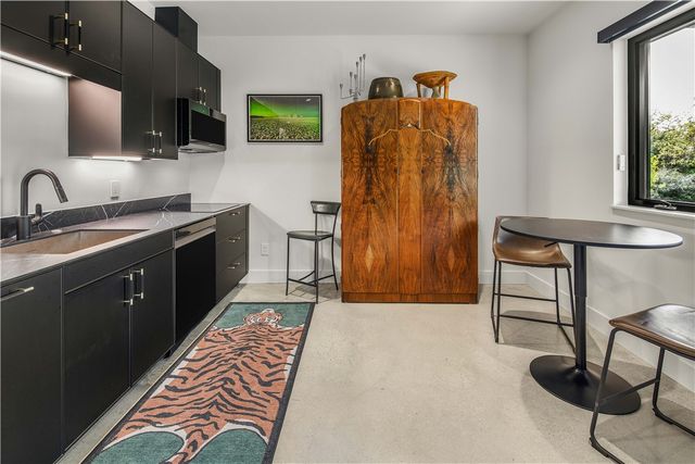 748 South Rosemary Drive, Bryan, TX 77802