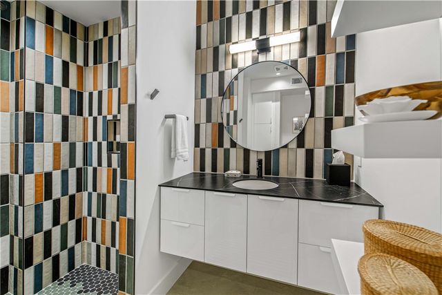 748 South Rosemary Drive, Bryan, TX 77802