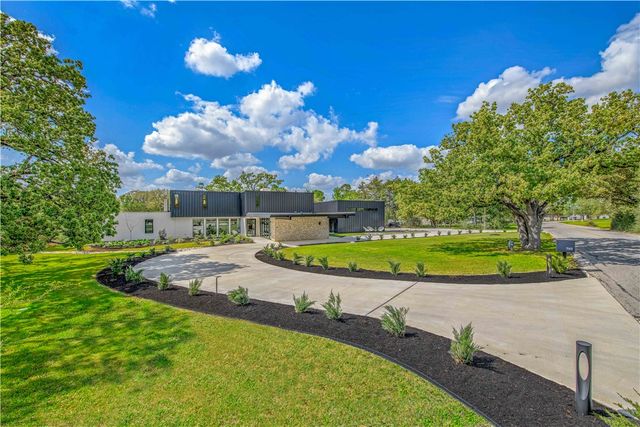 748 South Rosemary Drive, Bryan, TX 77802