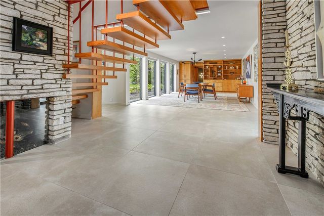 748 South Rosemary Drive, Bryan, TX 77802