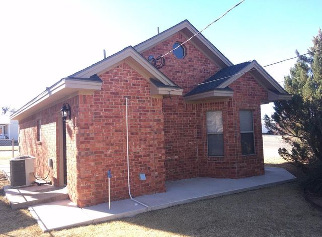 101 SE 6th Street, Plainview, TX 79072
