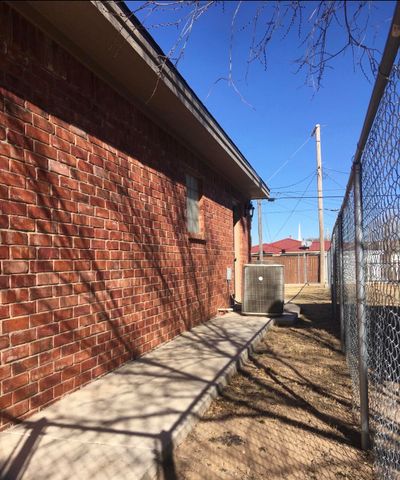 101 SE 6th Street, Plainview, TX 79072