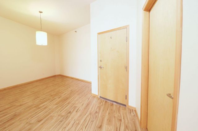 2650 University Avenue W 320, Saint Paul, MN 55114