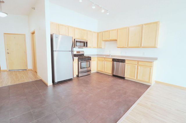 2650 University Avenue W 320, Saint Paul, MN 55114