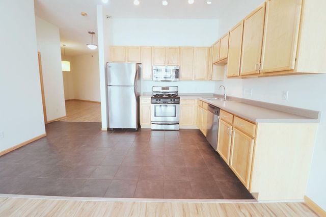 2650 University Avenue W 320, Saint Paul, MN 55114