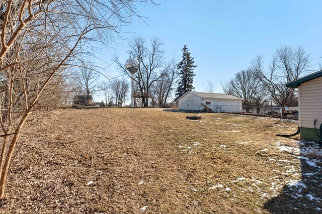 617 Metcalf Street, Maxwell, IA 50161