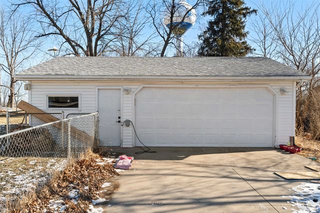 617 Metcalf Street, Maxwell, IA 50161