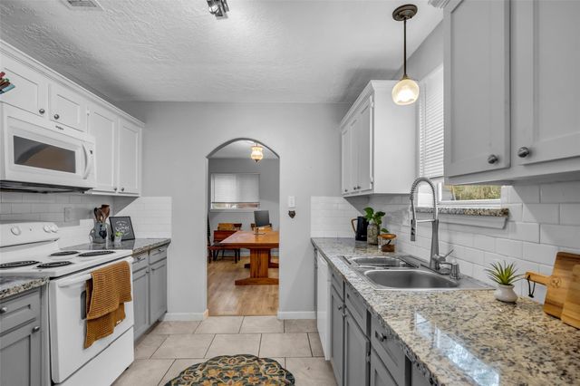 16934 Townes Road, Friendswood, TX 77546