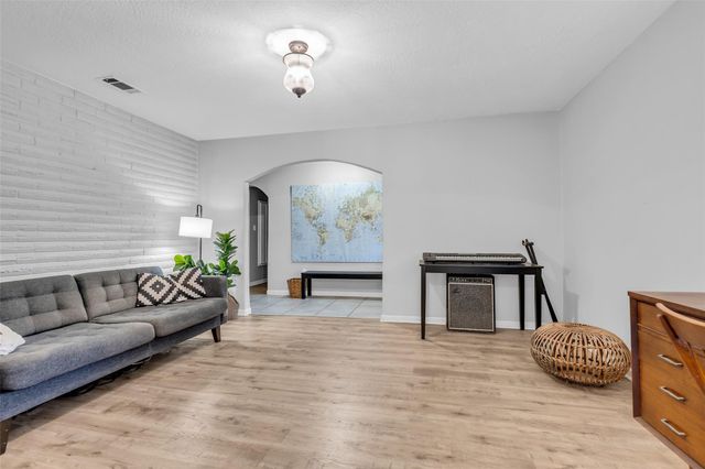 16934 Townes Road, Friendswood, TX 77546