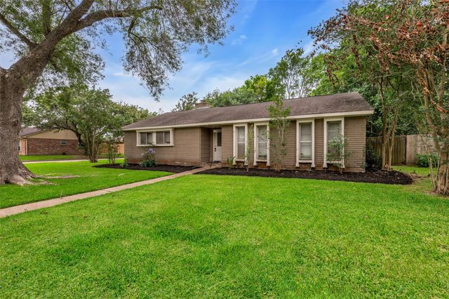 16934 Townes Road, Friendswood, TX 77546