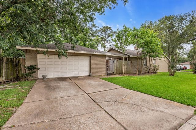 16934 Townes Road, Friendswood, TX 77546
