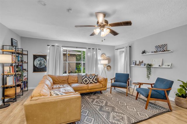 16934 Townes Road, Friendswood, TX 77546