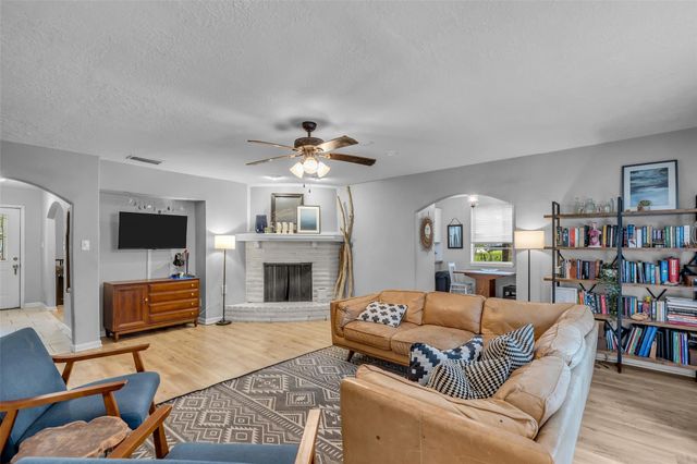 16934 Townes Road, Friendswood, TX 77546