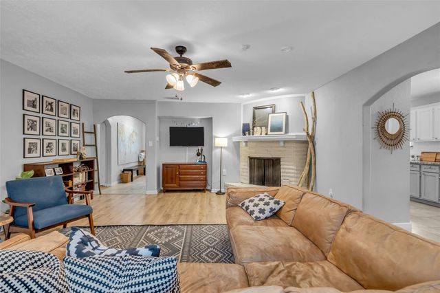 16934 Townes Road, Friendswood, TX 77546