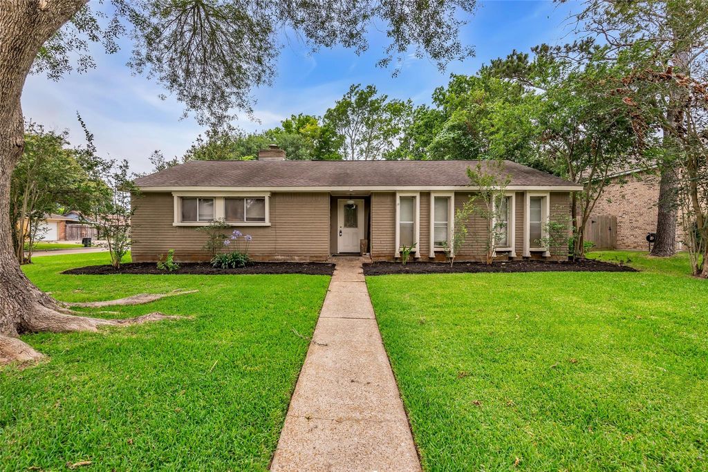16934 Townes Road, Friendswood, TX 77546
