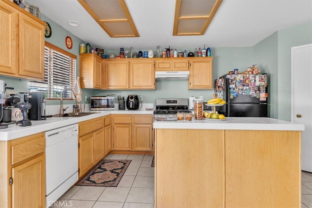 Image 17 of property listing at 13684 Brynwood, Victorville, CA 92392