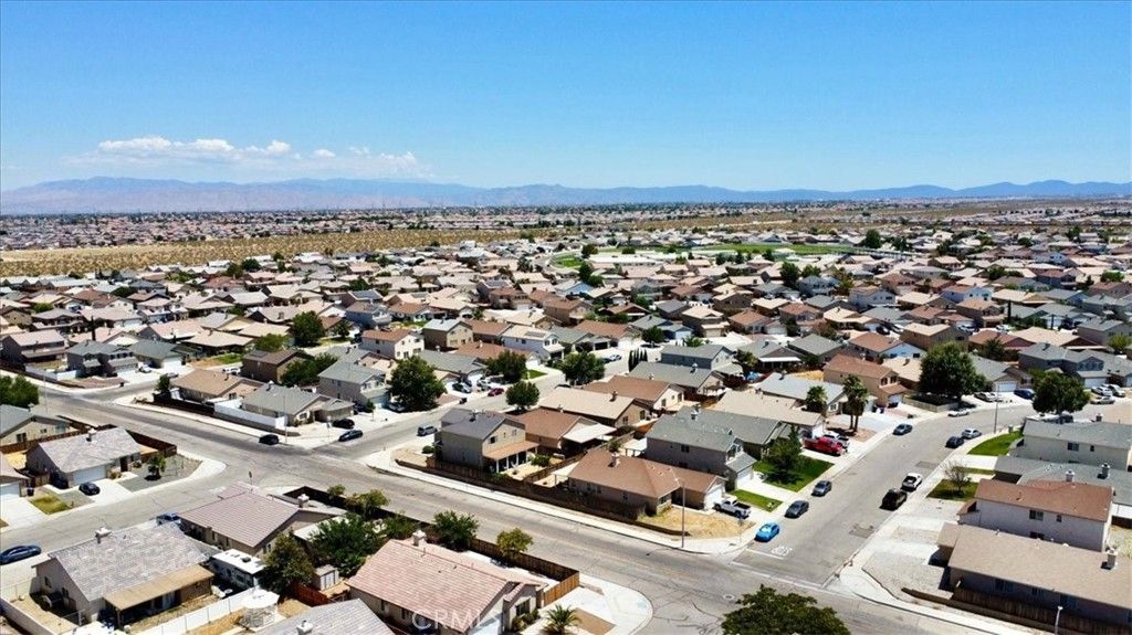 Image 44 of property listing at 13684 Brynwood, Victorville, CA 92392