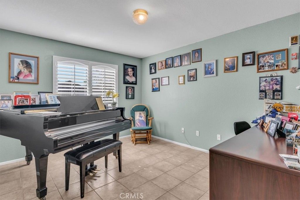Image 5 of property listing at 13684 Brynwood, Victorville, CA 92392