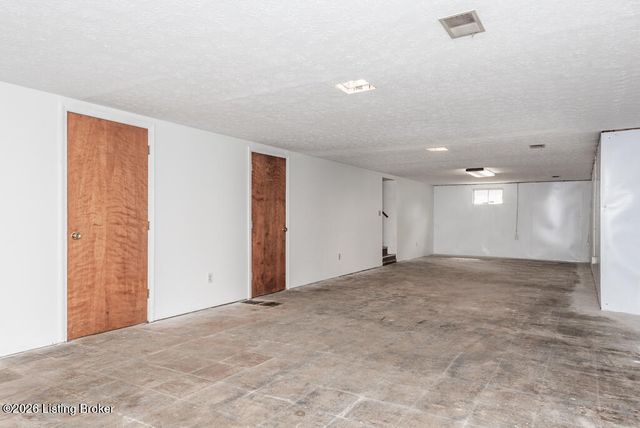 2311 Pikes Peak Blvd, Louisville, KY 40214