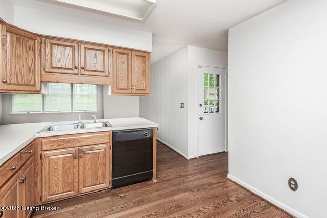 2311 Pikes Peak Blvd, Louisville, KY 40214