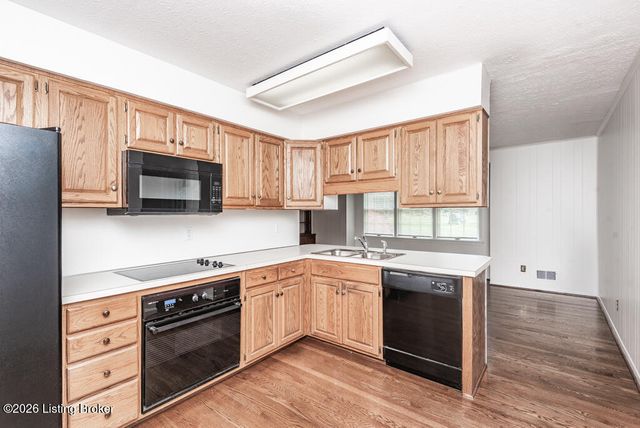 2311 Pikes Peak Blvd, Louisville, KY 40214