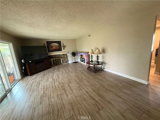 17637 Pinedale, Fontana, CA 92335